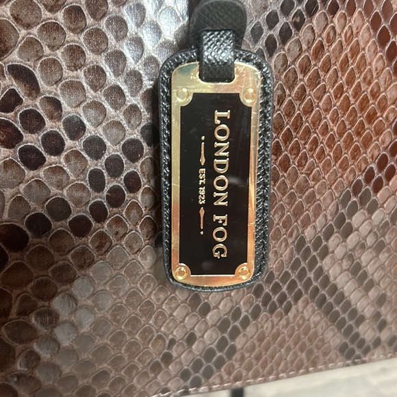London Fog Faux Python tote EUC - Picture 3 of 17